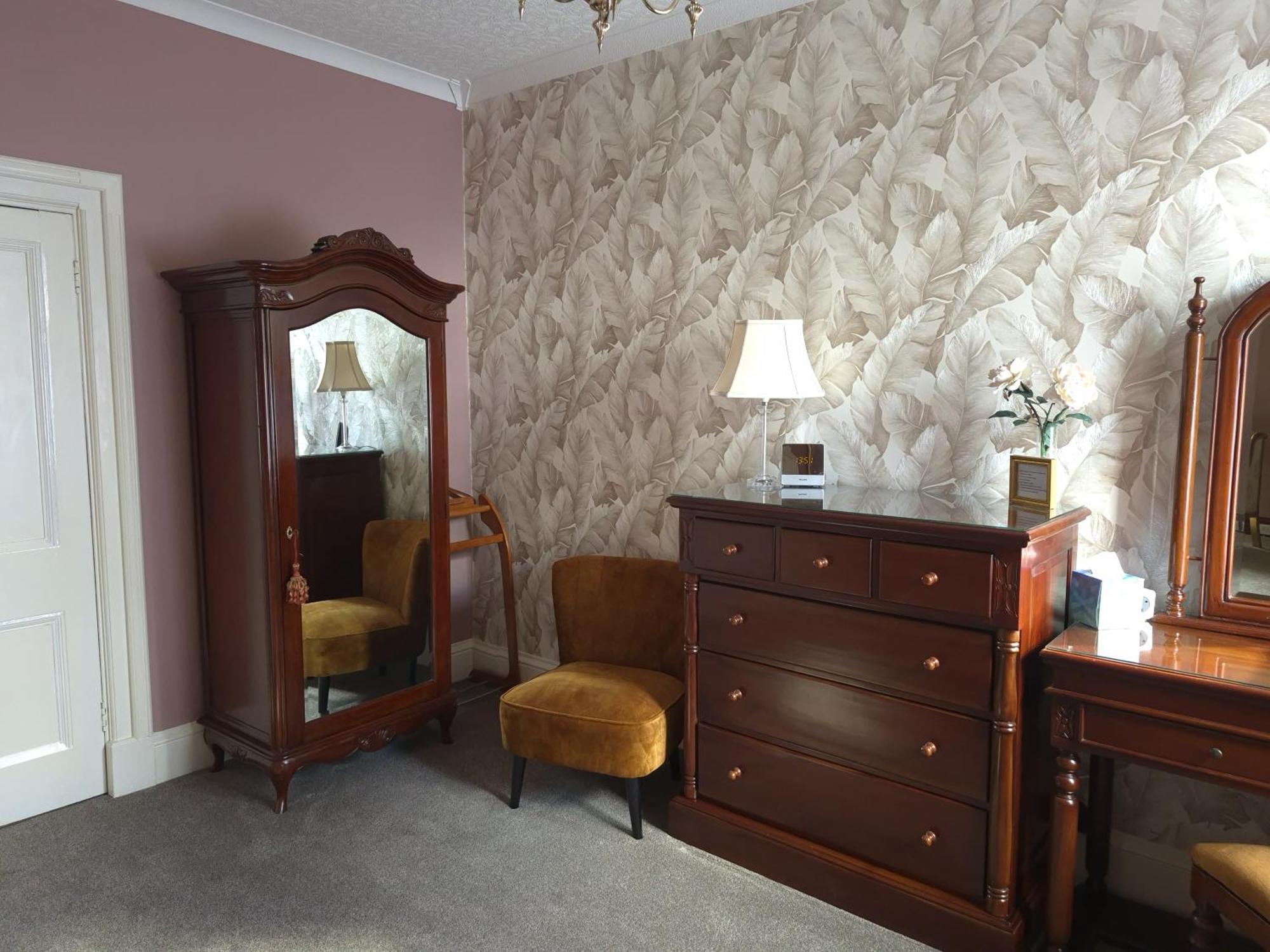 St David'S Guesthouse Haverfordwest Esterno foto
