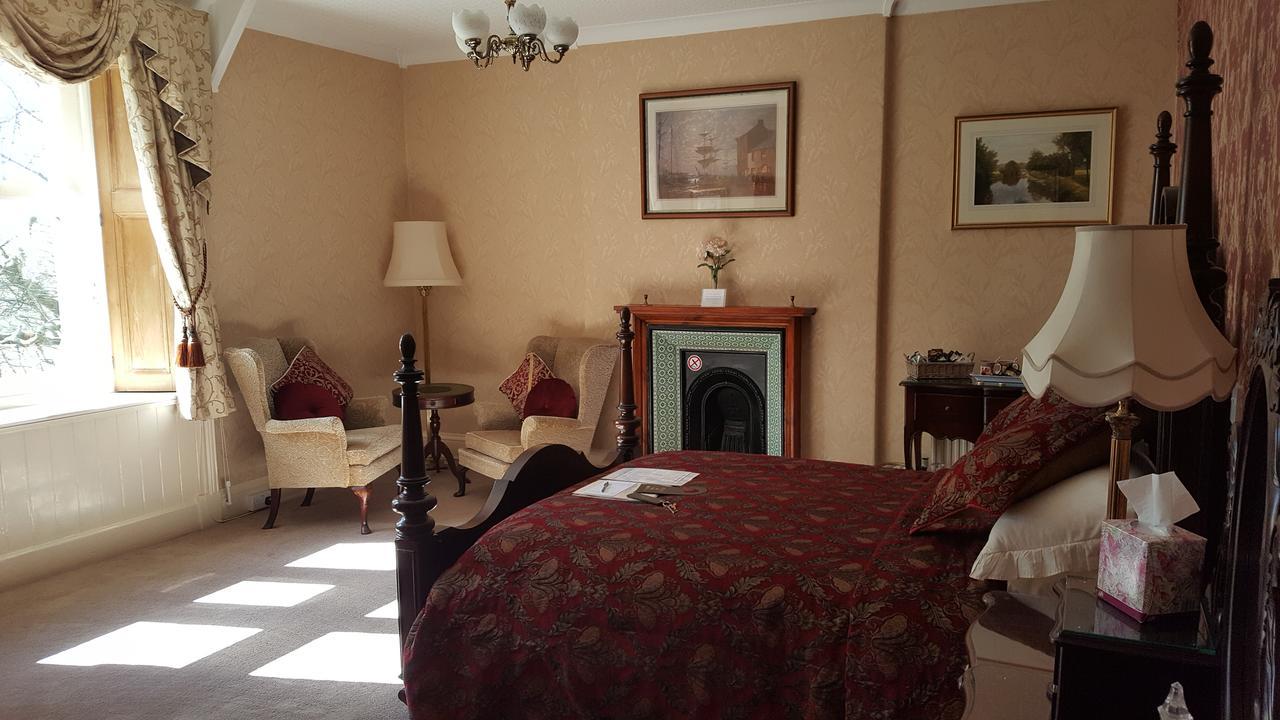 St David'S Guesthouse Haverfordwest Esterno foto